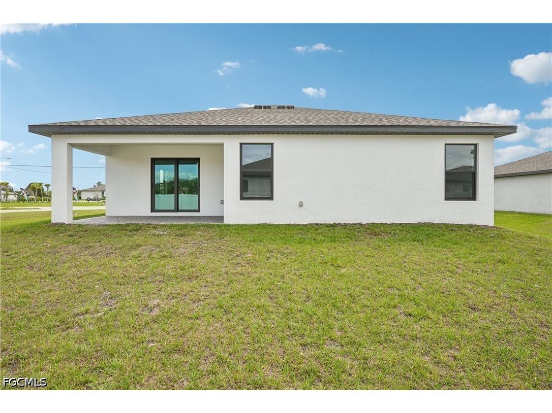 144 Blackstone Drive Fort Myers FL 33913 2025026365 image34