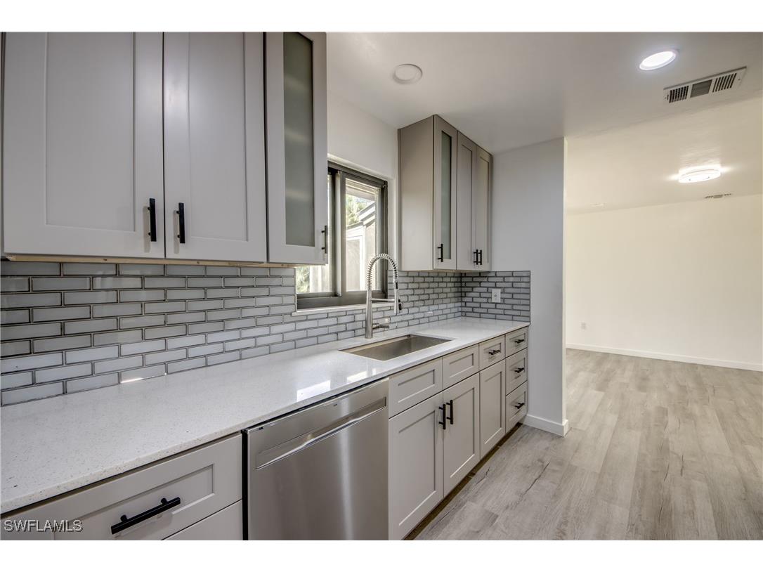 144 Coral Drive Fort Myers FL 33905 224062950 image1