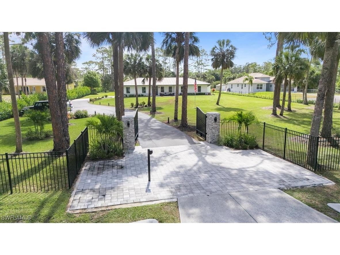 1440 8th Street NE Naples FL 34120 225046142 image1