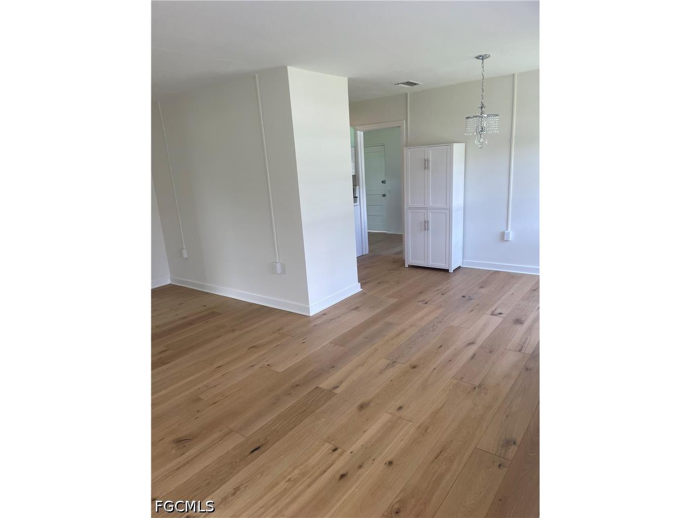 1442 Olmeda Way Fort Myers FL 33901 2026024869 image3