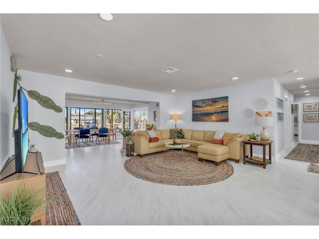 1443 Windsor Court Cape Coral FL 33904 2025004303 image4