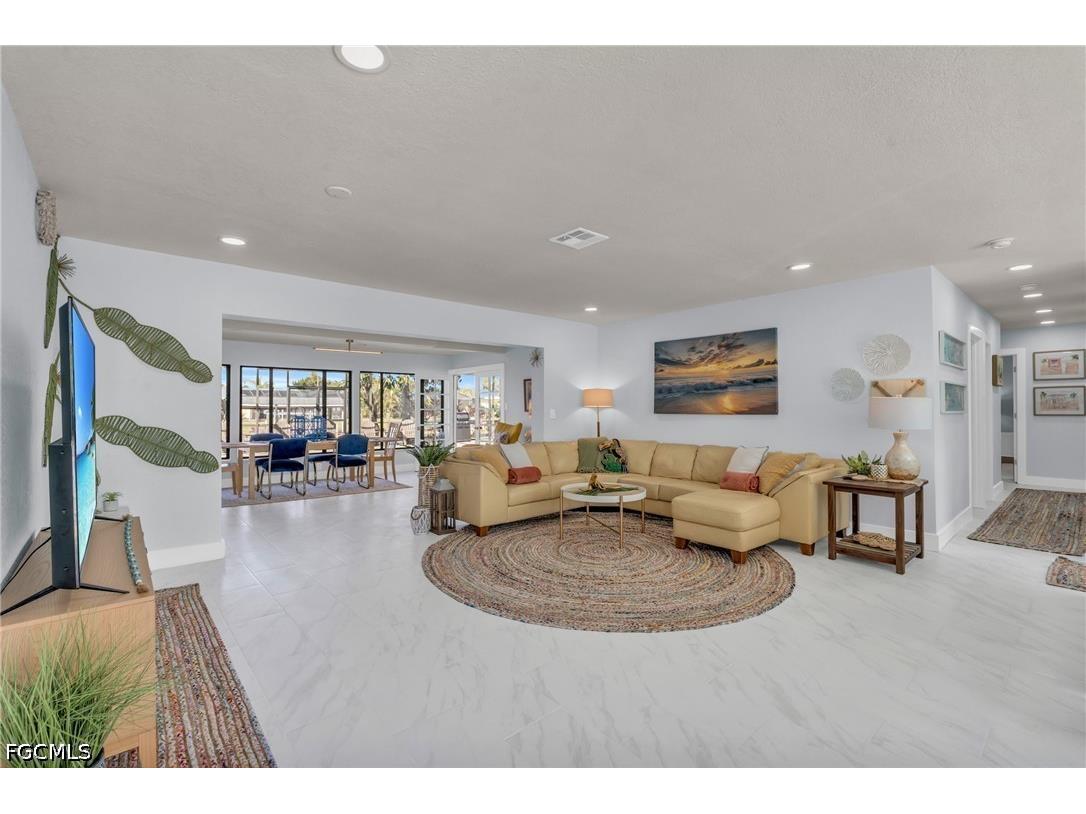 1443 Windsor Court Cape Coral FL 33904 2026016157 image3