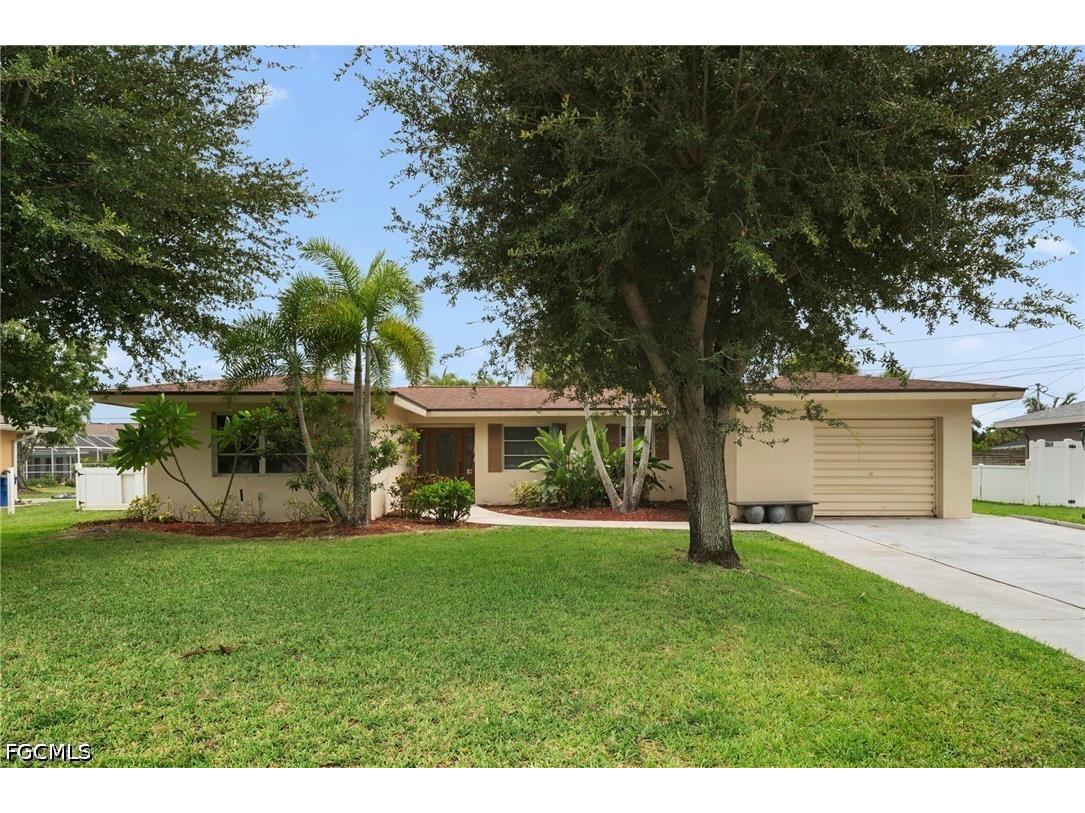 1444 Covington Circle W Fort Myers FL 33919 2026029061 image1