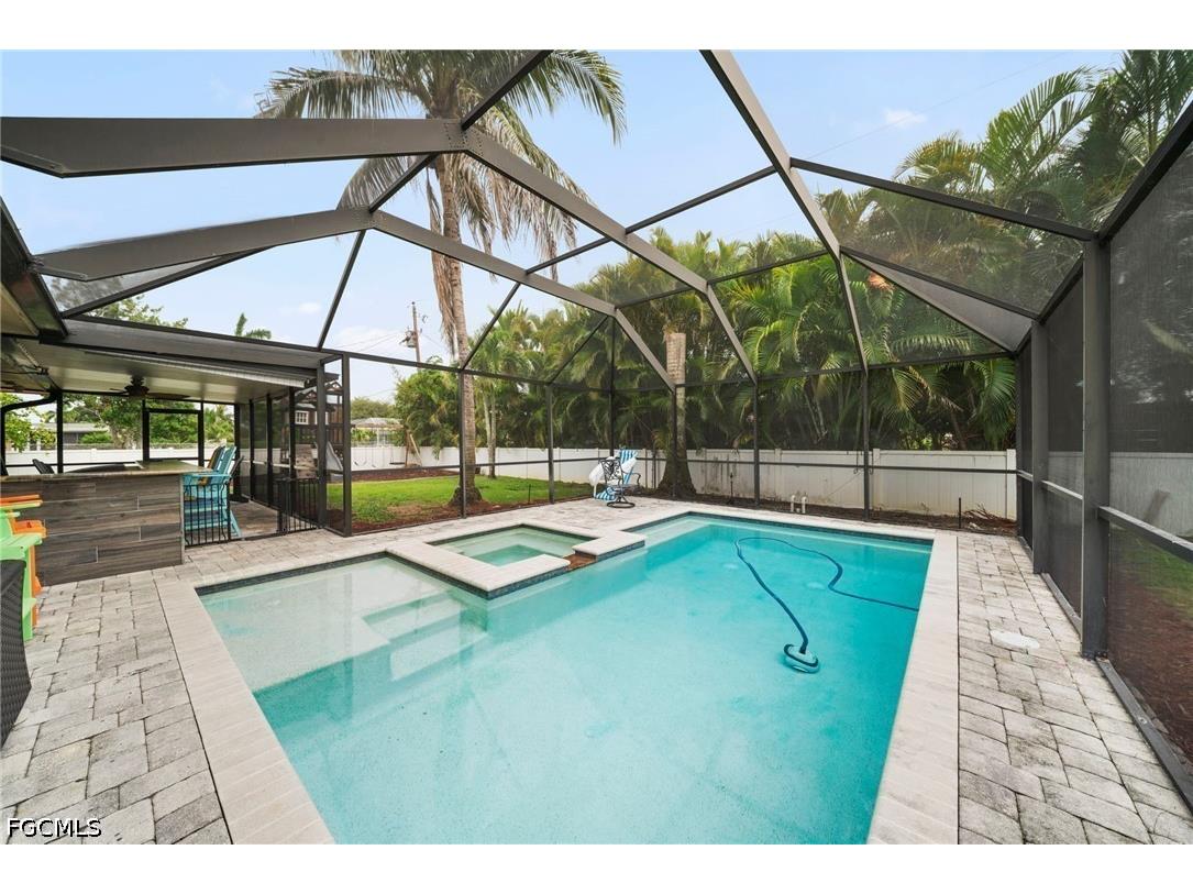 1444 Covington Circle W Fort Myers FL 33919 2026029061 image2