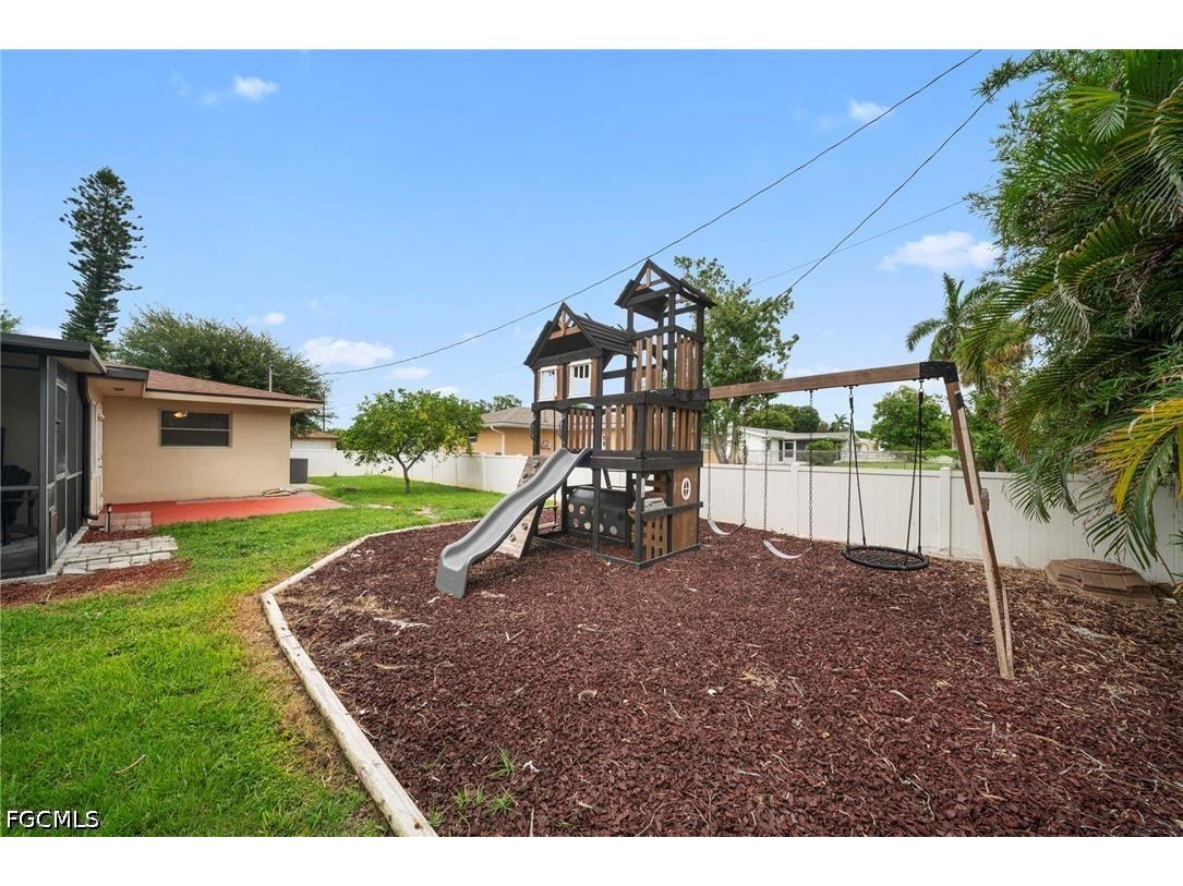1444 Covington Circle W Fort Myers FL 33919 2026029061 image27