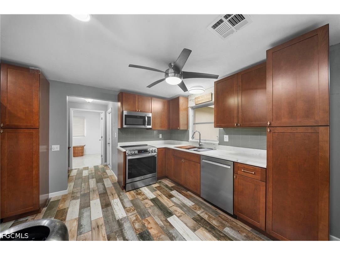 1444 Covington Circle W Fort Myers FL 33919 2026029061 image4