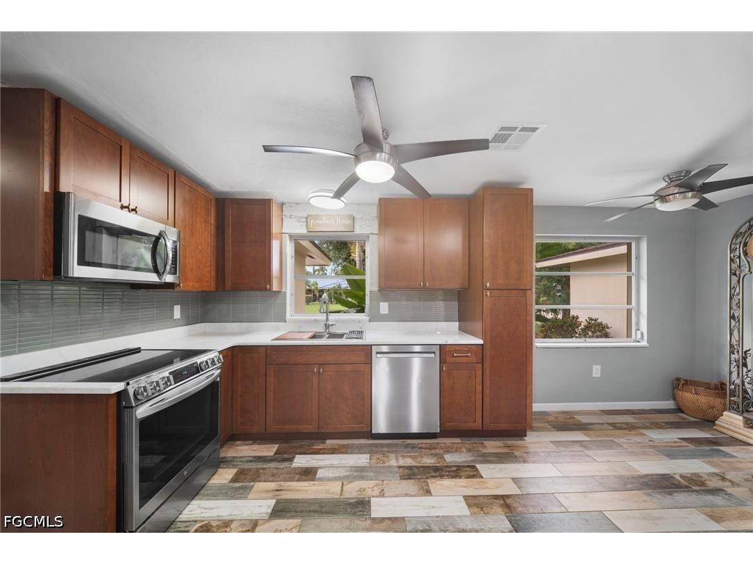 1444 Covington Circle W Fort Myers FL 33919 2026029061 image5