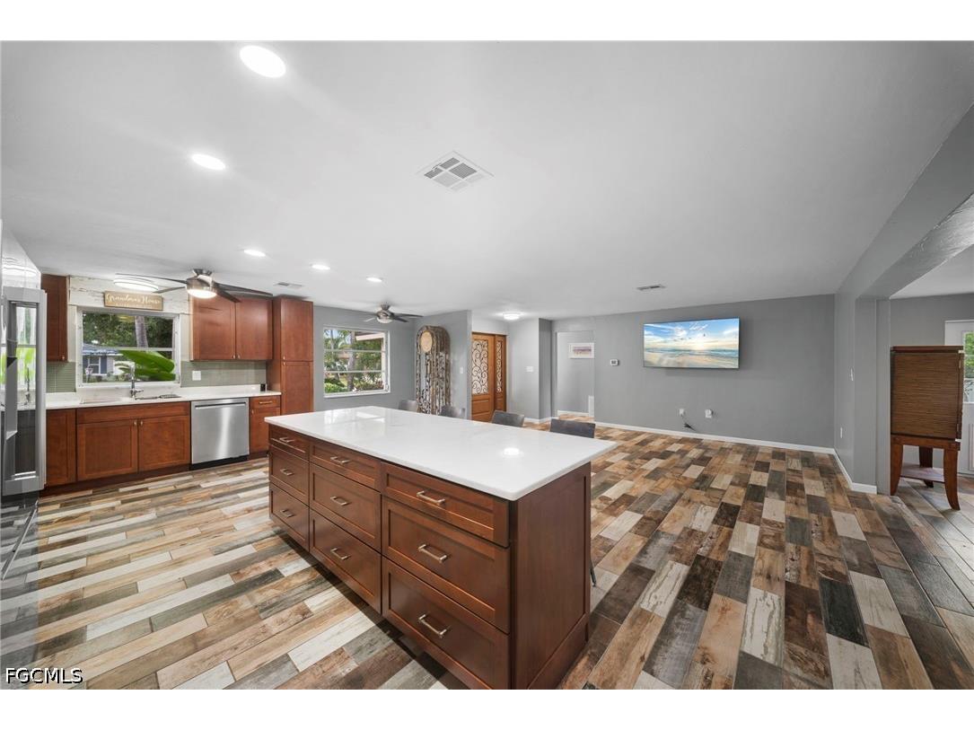1444 Covington Circle W Fort Myers FL 33919 2026029061 image7