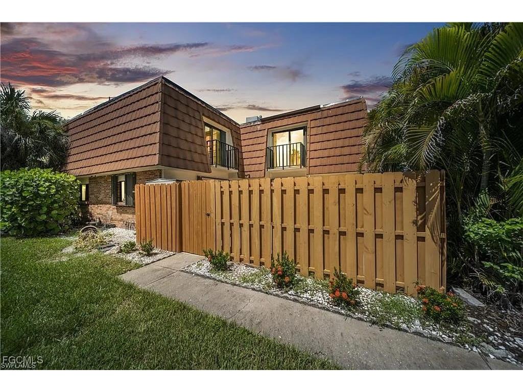 1444 Park Shore Circle #4 Fort Myers FL 33901 2025020260 image1