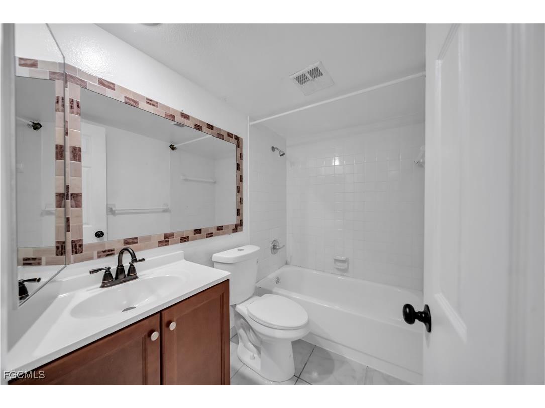 1444 Park Shore Circle #4 Fort Myers FL 33901 2025020260 image15