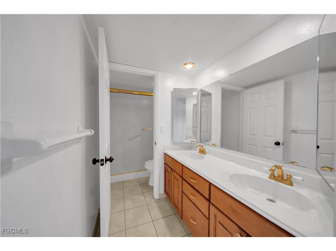 1444 Park Shore Circle #4 Fort Myers FL 33901 2025020260 image17