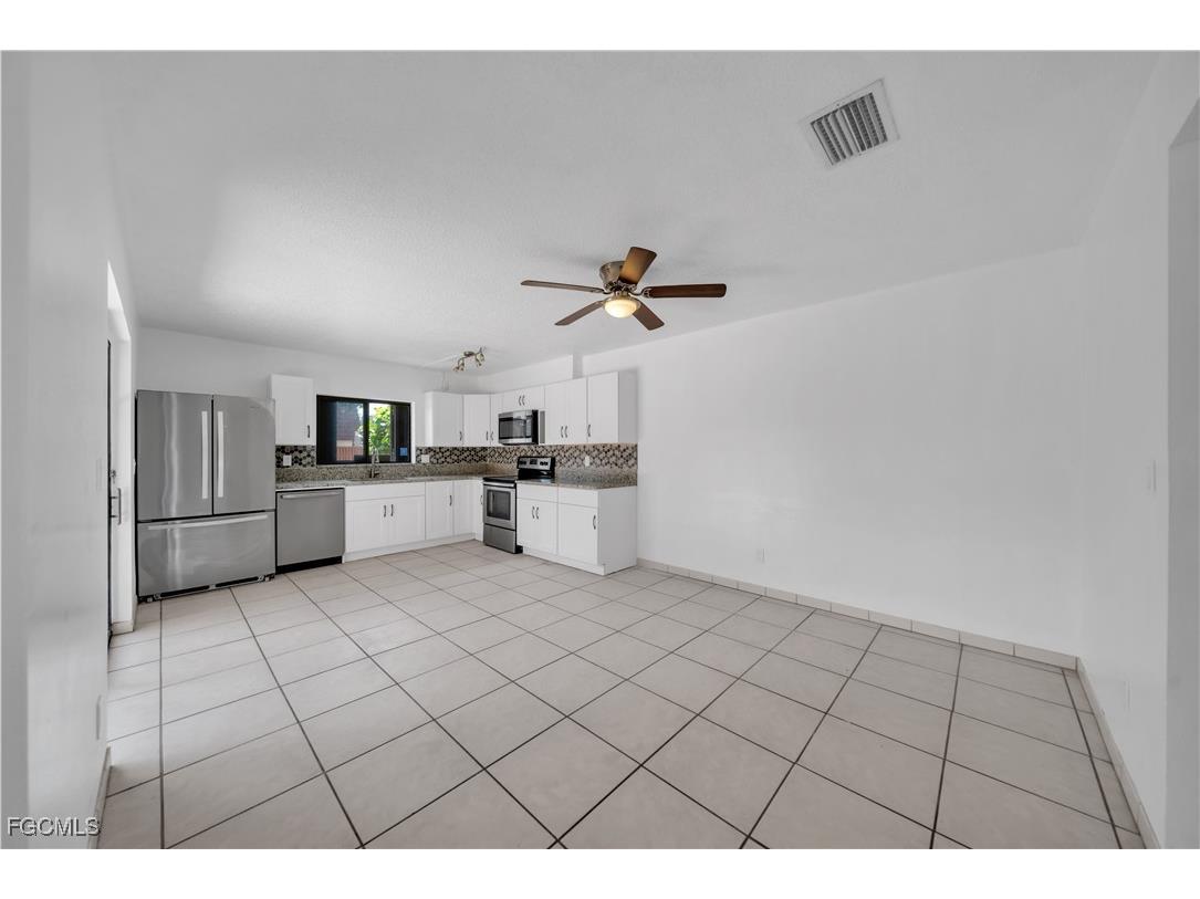 1444 Park Shore Circle #4 Fort Myers FL 33901 2025020260 image5