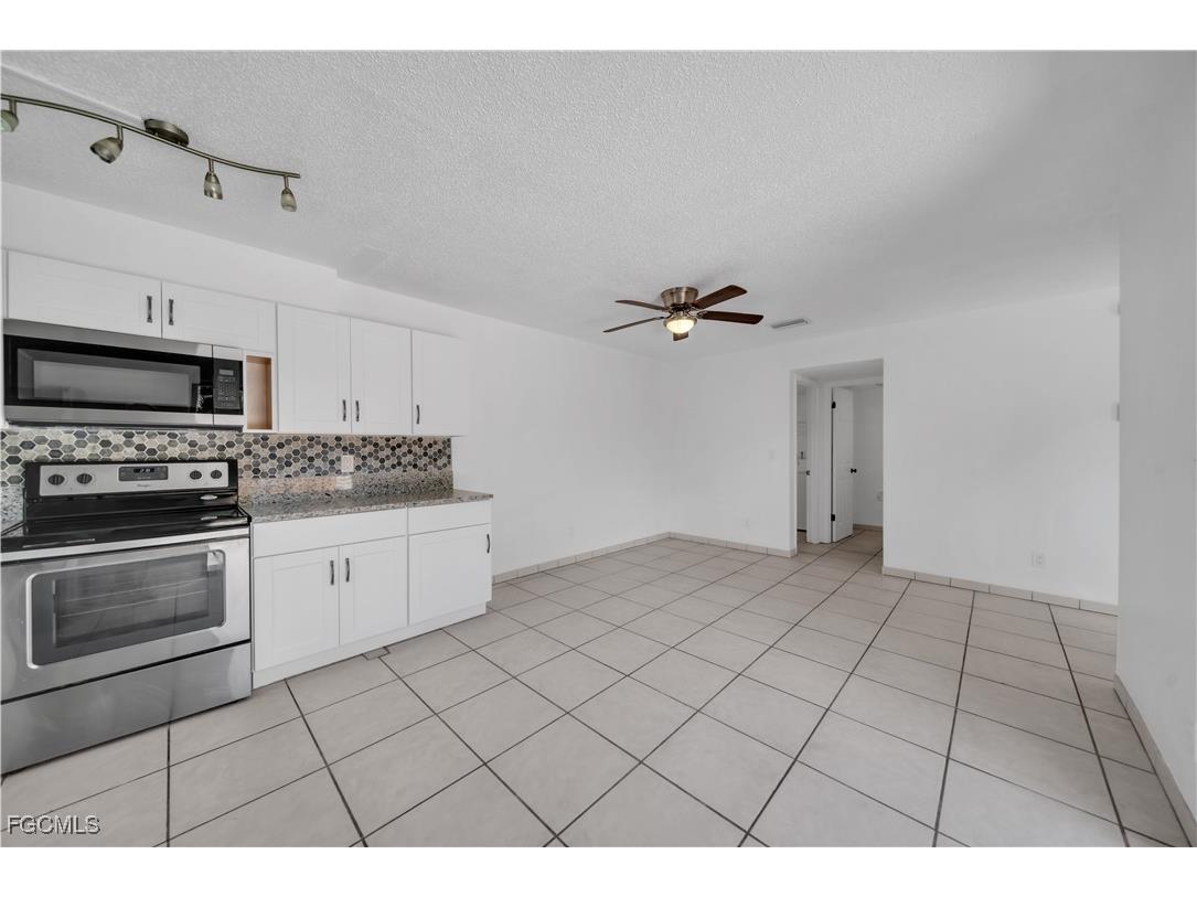 1444 Park Shore Circle #4 Fort Myers FL 33901 2025020260 image6