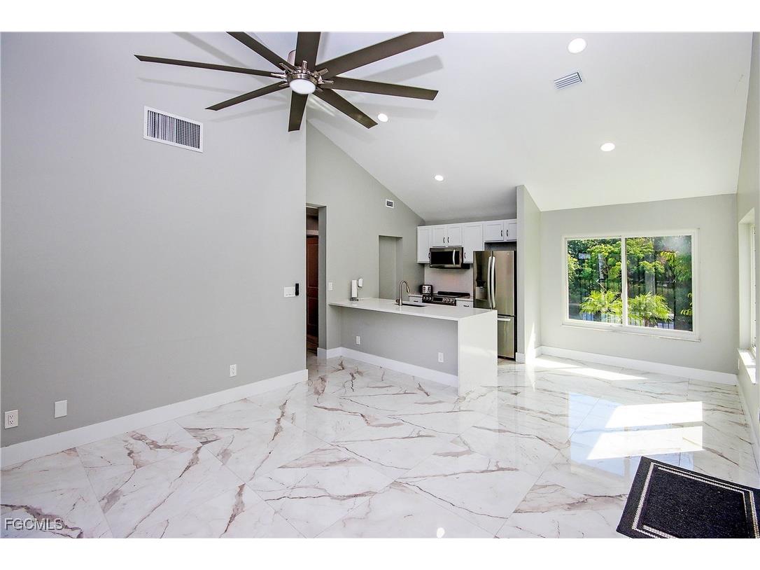 1444 Sandpiper Circle Sanibel FL 33957 2025016361 image4