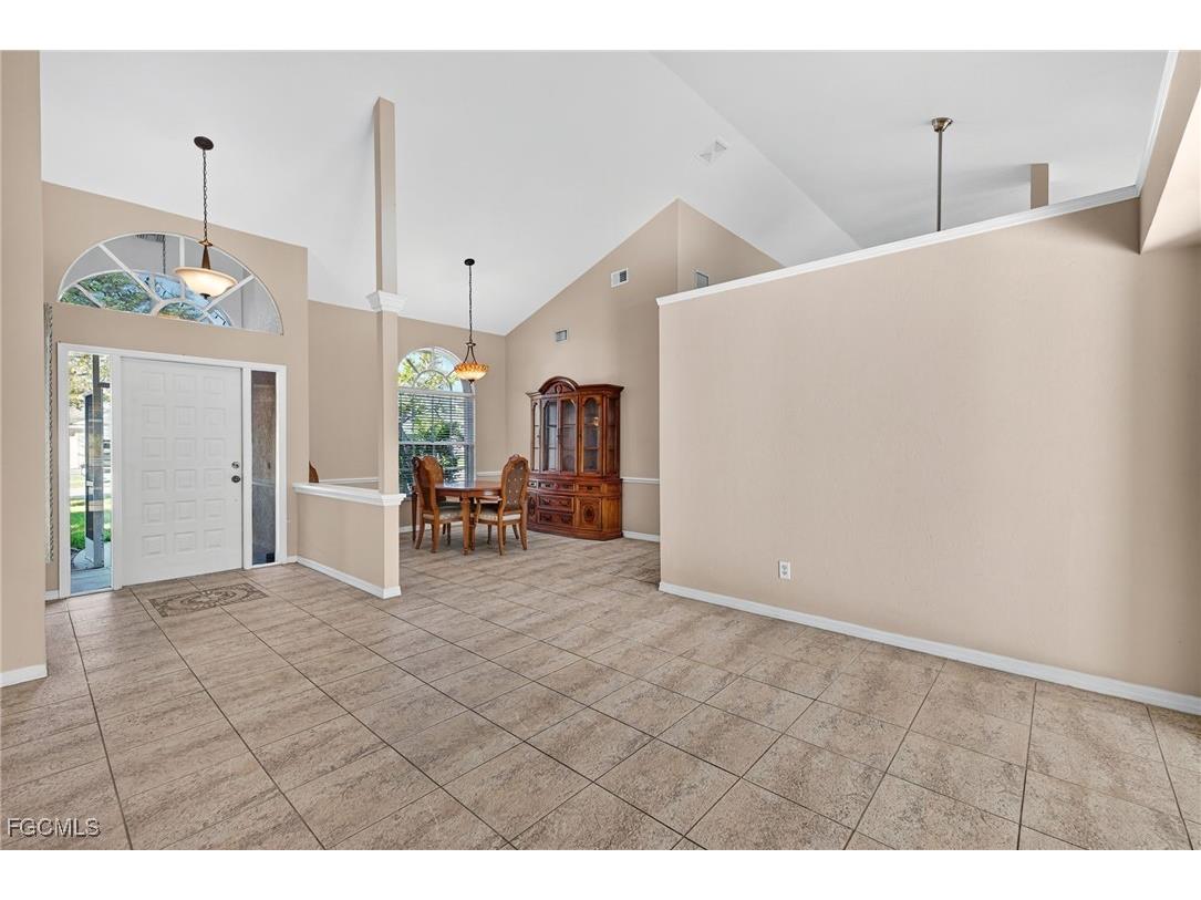 1445 Argyle Drive Fort Myers FL 33919 2025021136 image4
