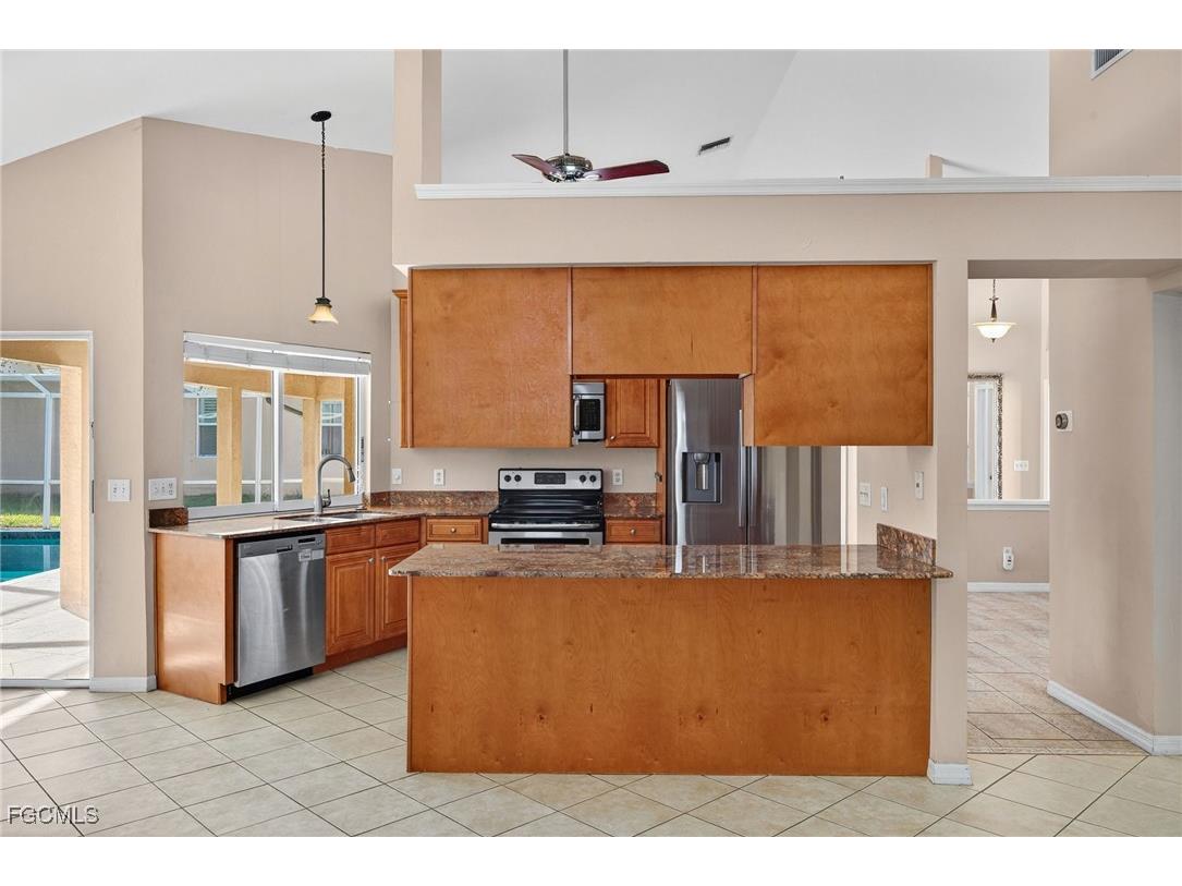 1445 Argyle Drive Fort Myers FL 33919 2025021136 image8