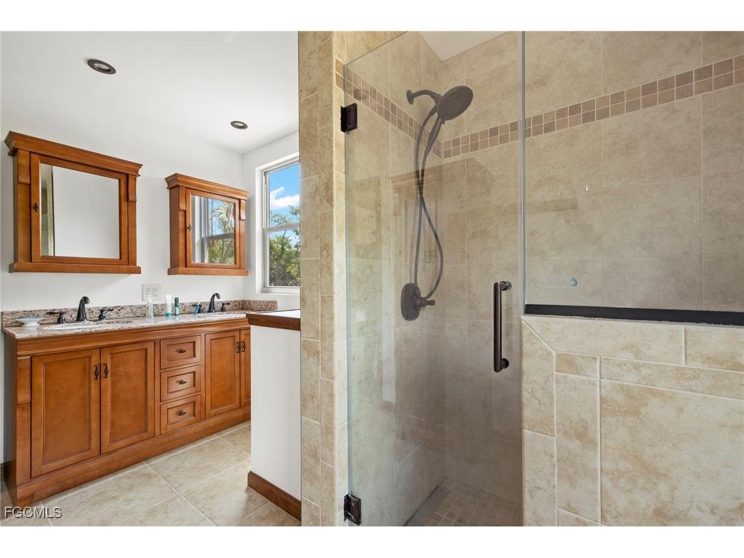 1446 & 1444 Periwinkle Way Sanibel FL 33957 2025007032 image14