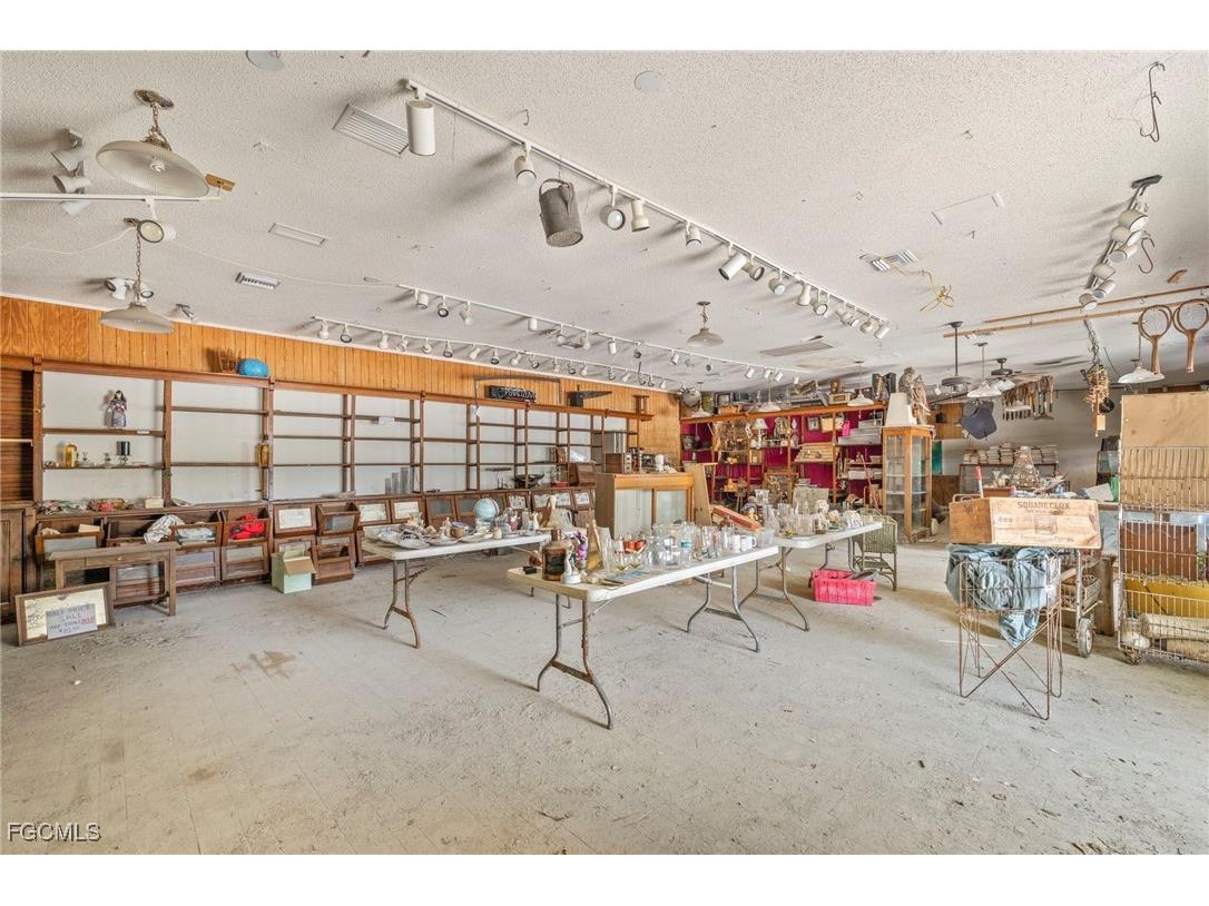 1446 & 1444 Periwinkle Way Sanibel FL 33957 2025007032 image22