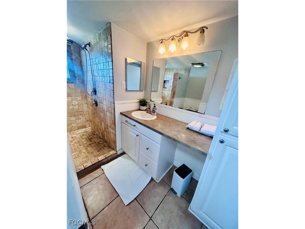  Fort Myers FL 33919 2025012949 image20