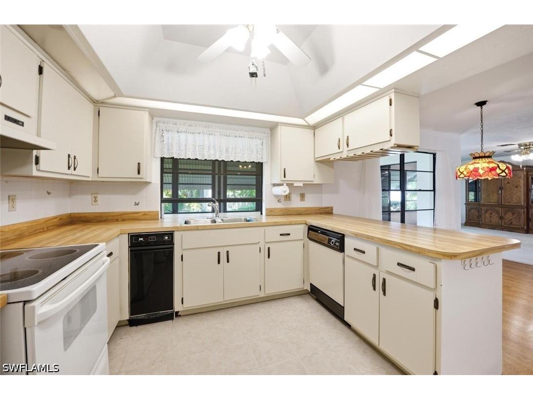 145 Marseille Drive Naples FL 34112 226023264 image10