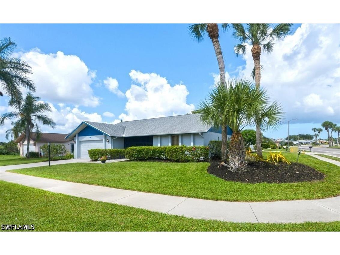 145 Marseille Drive Naples FL 34112 226023264 image2