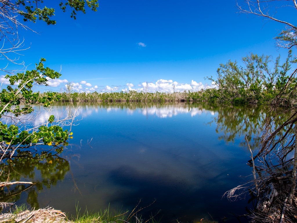 1450-1460 Court Place Sanibel FL 33957 2025013186 image1