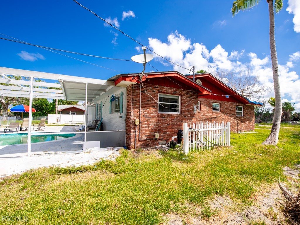 1450-1460 Court Place Sanibel FL 33957 2025013186 image11