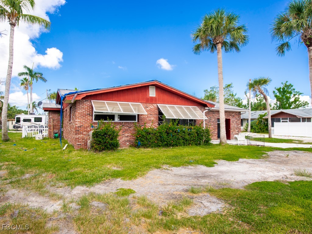 1450-1460 Court Place Sanibel FL 33957 2025013186 image12