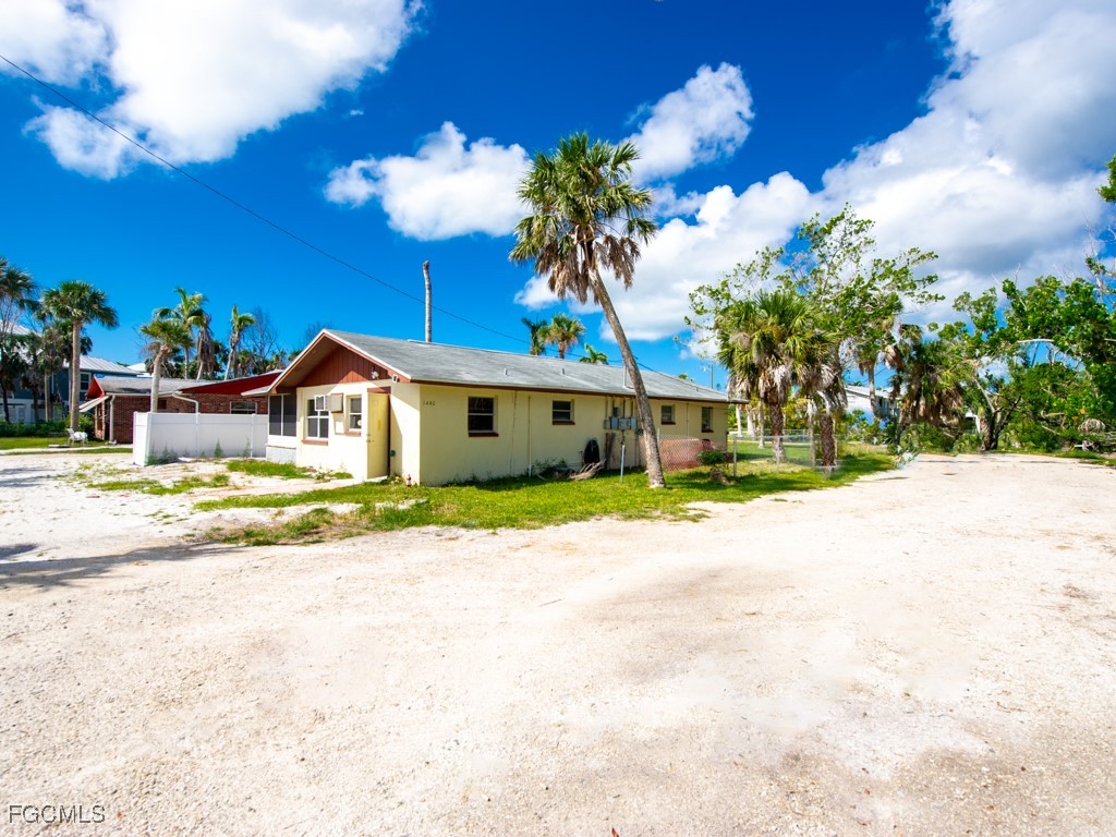 1450-1460 Court Place Sanibel FL 33957 2025013186 image18