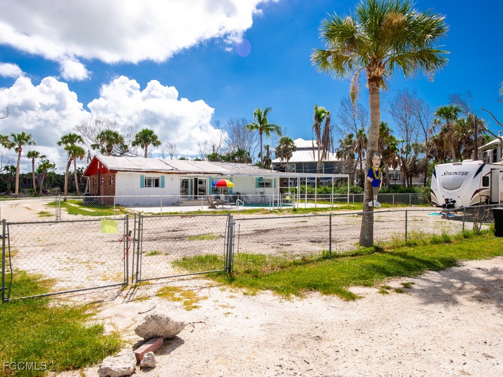 1450-1460 Court Place Sanibel FL 33957 2025013186 image30