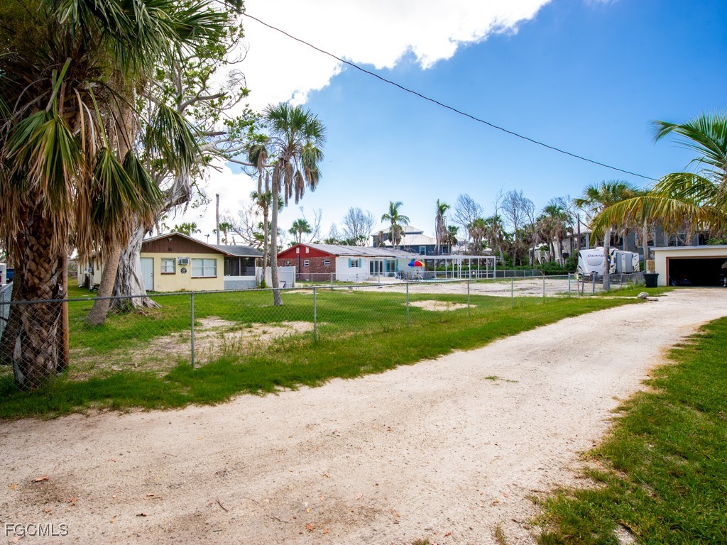 1450-1460 Court Place Sanibel FL 33957 2025013186 image33