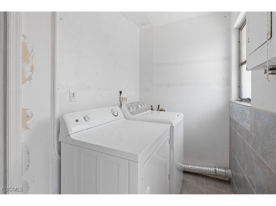 1450 Charles Road Fort Myers FL 33919 2025017679 image18