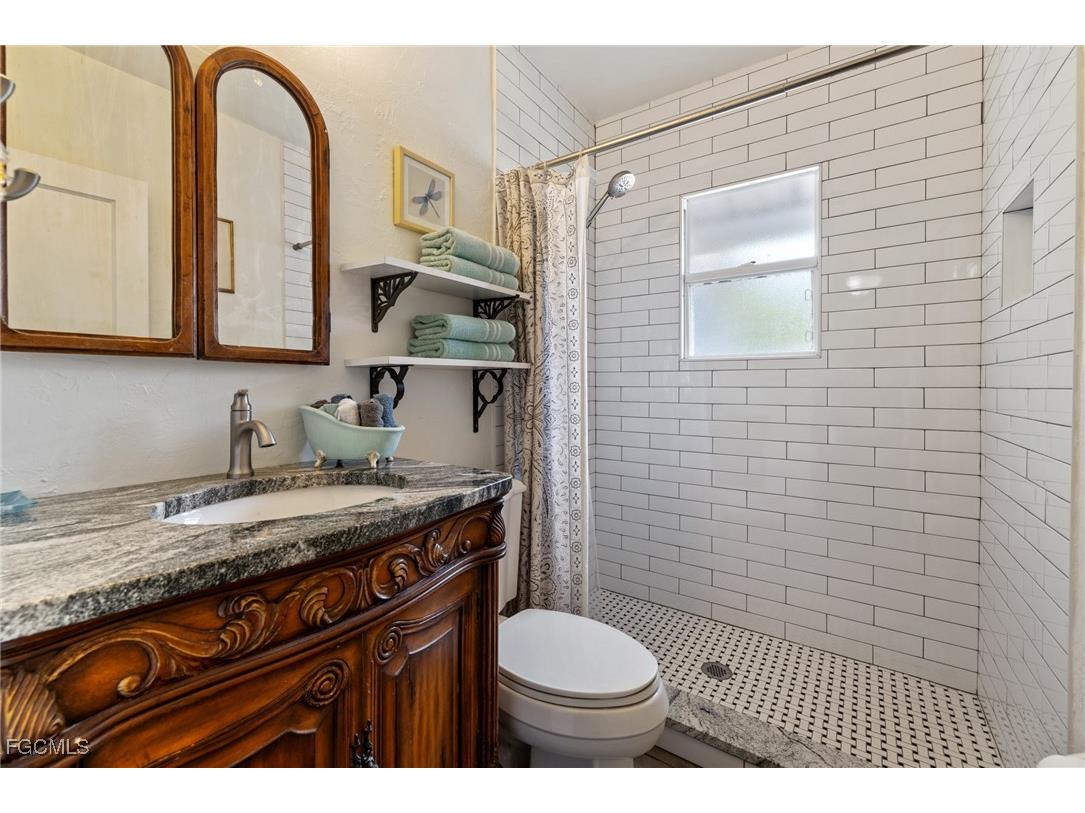 1451 Maravilla Avenue Fort Myers FL 33901 2025005179 image24