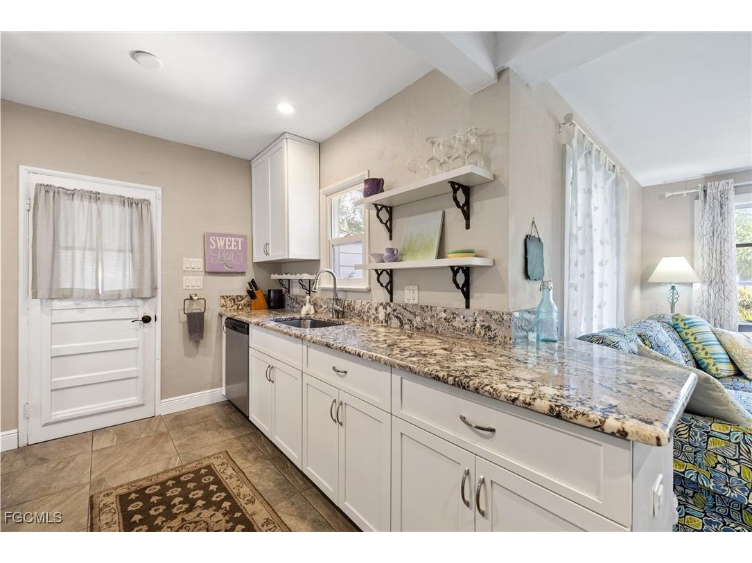 1451 Maravilla Avenue Fort Myers FL 33901 2025005179 image8