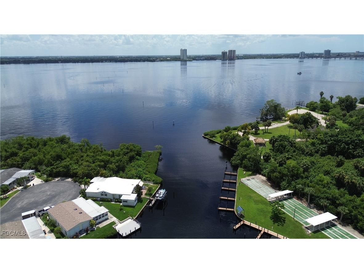 14513 Nathan Hale Lane North Fort Myers FL 33917 2025007586 image38