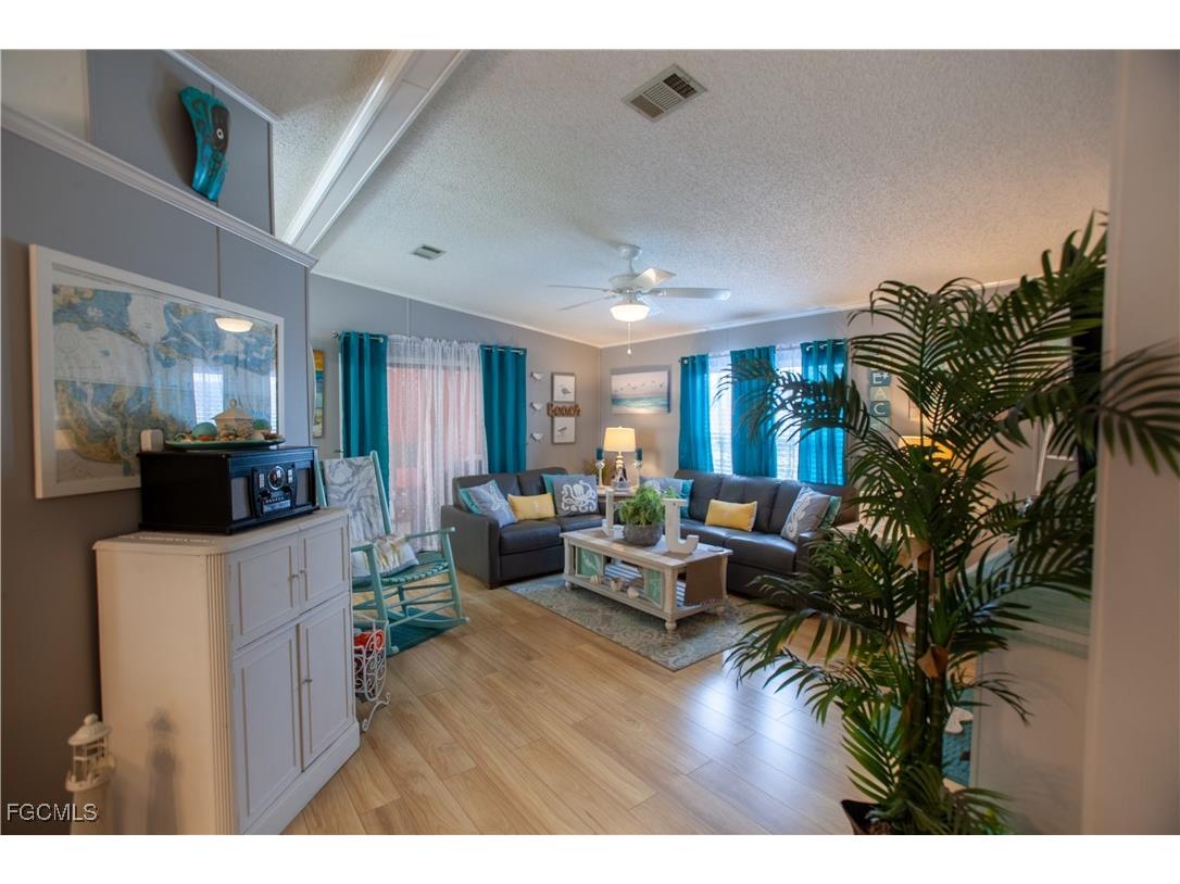 14513 Nathan Hale Lane North Fort Myers FL 33917 2025007586 image8