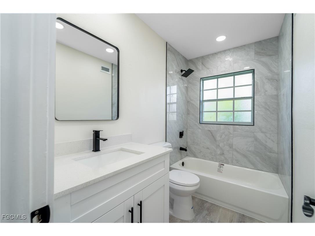 14513 Riverside Drive Fort Myers FL 33905 2025013594 image10