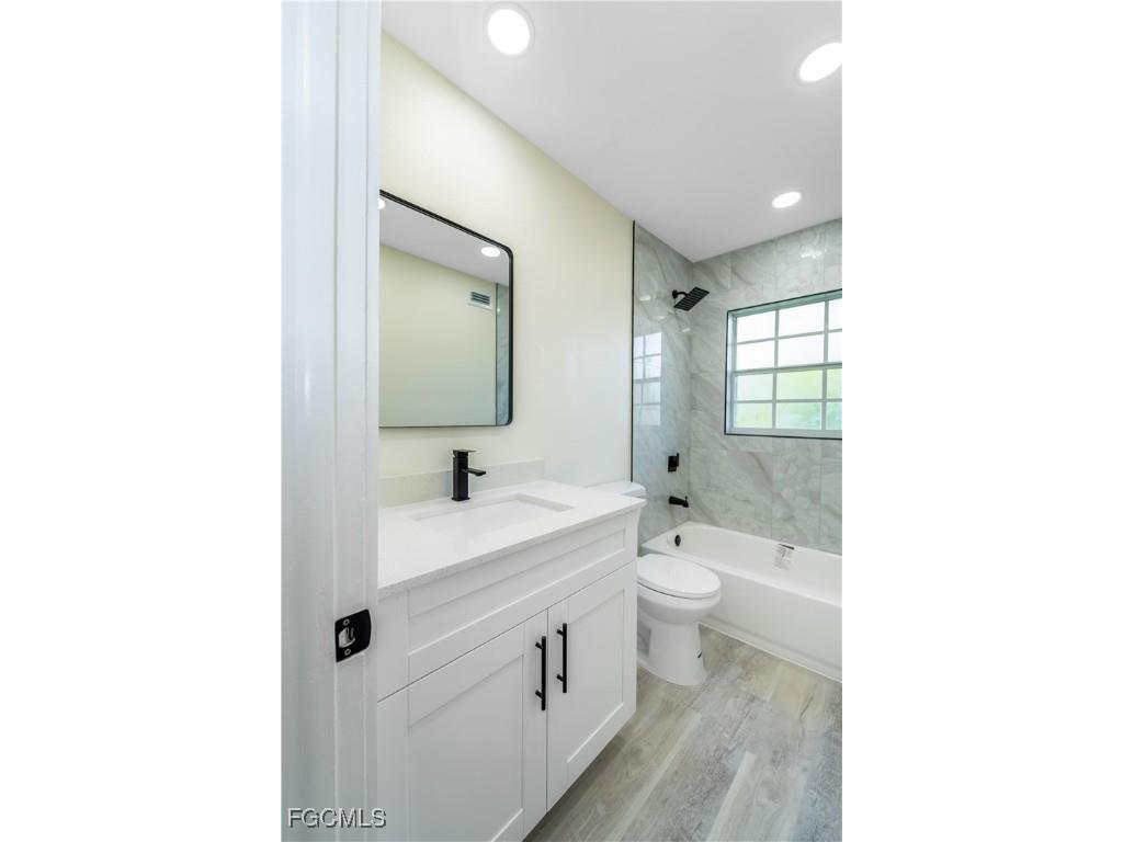 14513 Riverside Drive Fort Myers FL 33905 2025013594 image11