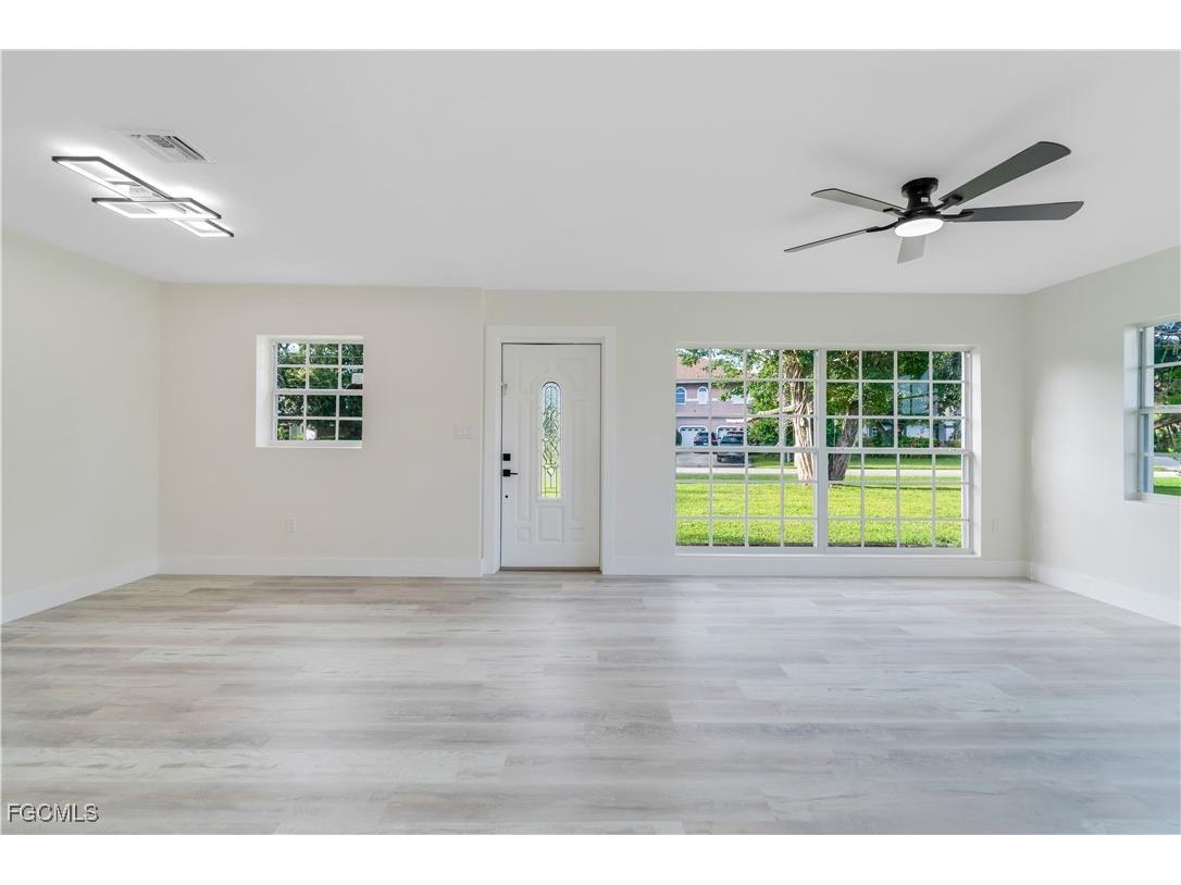 14513 Riverside Drive Fort Myers FL 33905 2025013594 image2