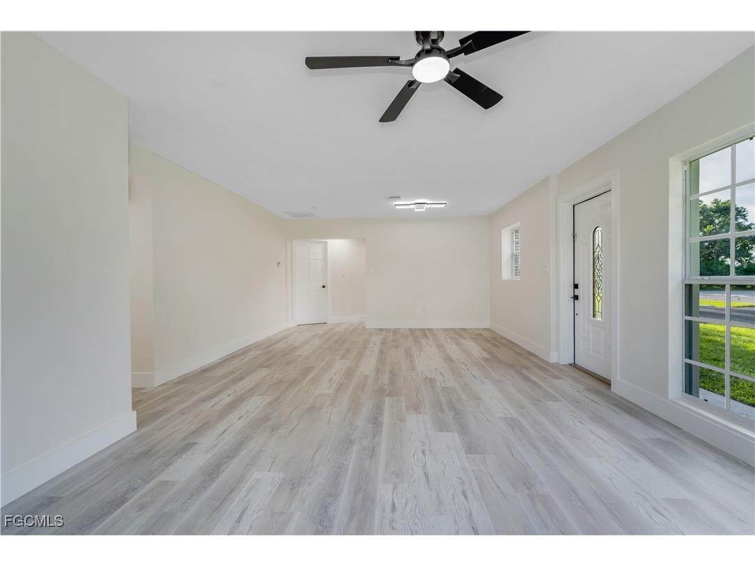 14513 Riverside Drive Fort Myers FL 33905 2025013594 image4