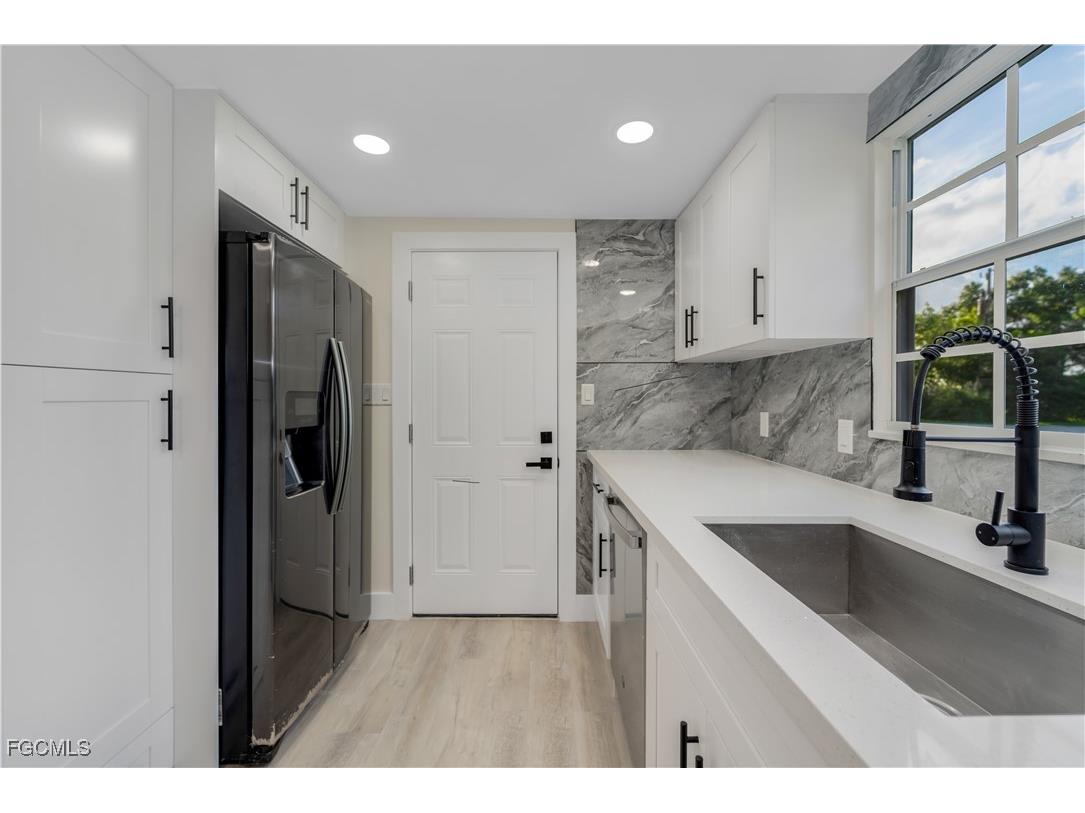 14513 Riverside Drive Fort Myers FL 33905 2025013594 image7