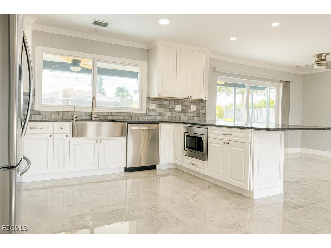 1452 SE 15th Terrace Cape Coral FL 33990 2025022977 image4