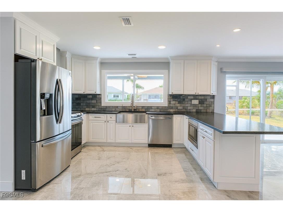 1452 SE 15th Terrace Cape Coral FL 33990 2025022977 image5