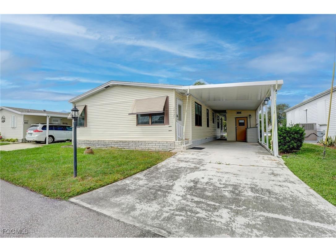 14527 Paul Revere Loop North Fort Myers FL 33917 2025013858 image1
