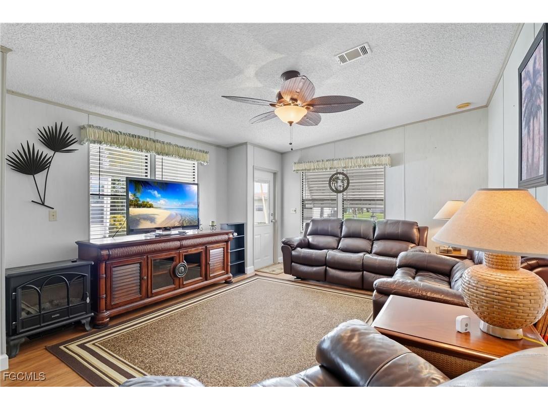 14527 Paul Revere Loop North Fort Myers FL 33917 2025013858 image9