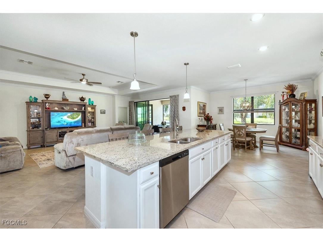 14528 Palamos Circle Fort Myers FL 33905 2025010755 image5