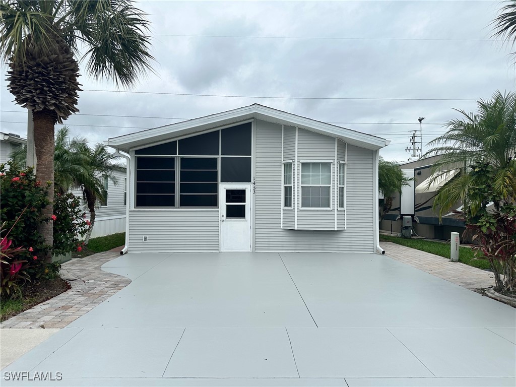 1453 Diamond Lake Circle Naples FL 34114 225080852 image1