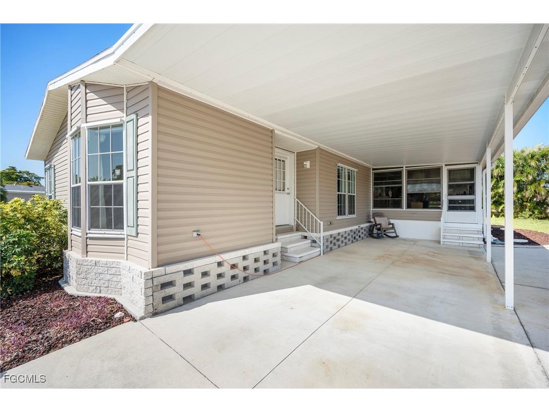 14537 Lara Circle North Fort Myers FL 33917 2025016160 image25