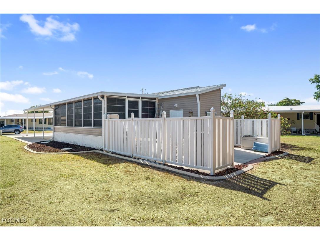 14537 Lara Circle North Fort Myers FL 33917 2025016160 image26