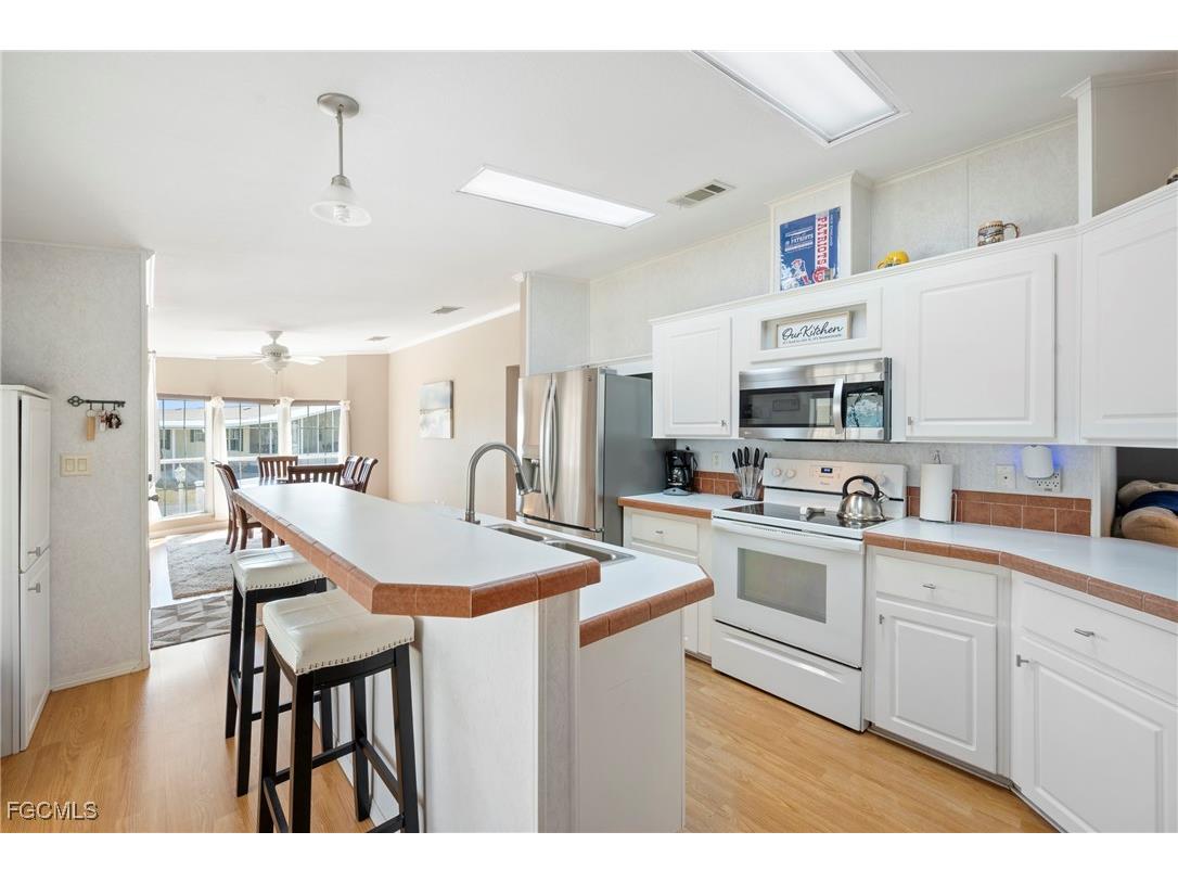 14537 Lara Circle North Fort Myers FL 33917 2025016160 image33